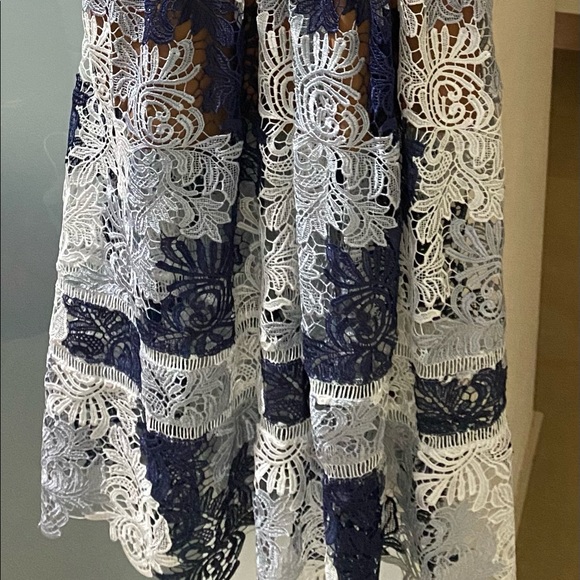 Dress excellent for formal activities - Picture 2 of 3